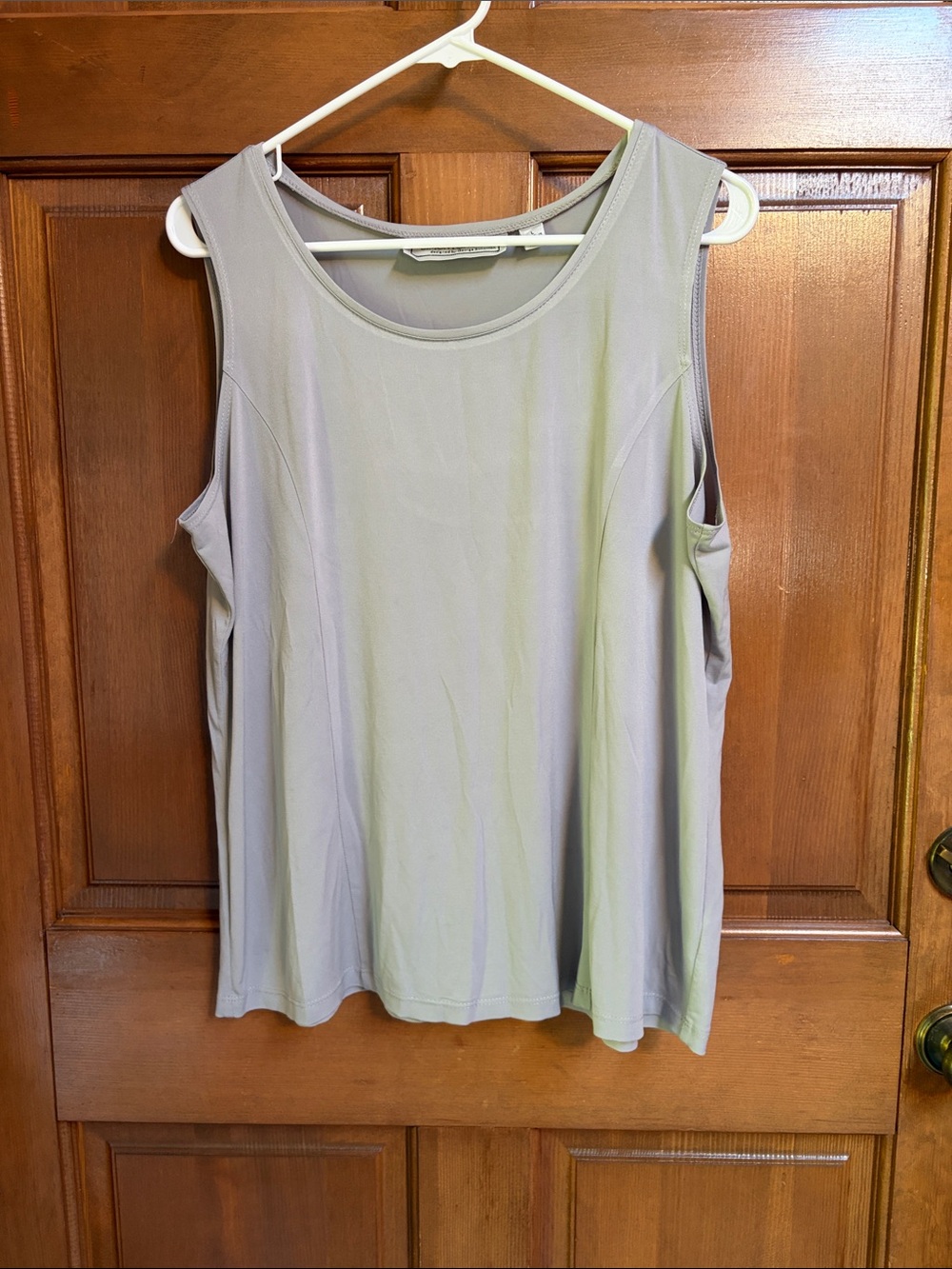 Simonton Say Women’s Sleeveless Scoop Neck Tank Top in Light Gray Size Large